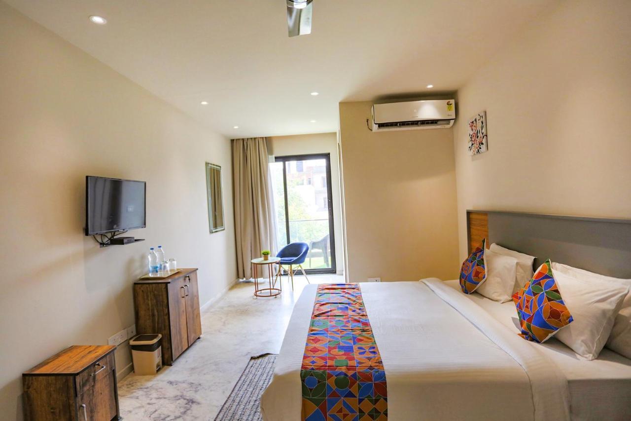 Fabhotel Clarks Suites Noida Exterior photo